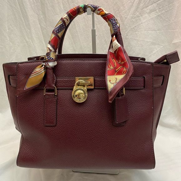 Merlot Michael Kors Hamilton Traveler Pebbled Leather Gold hardware/lock/key - Picture 1 of 16